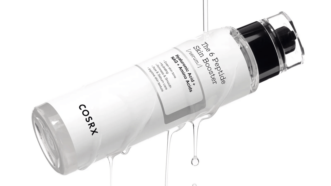 COSRX 6 Peptide Skin Booster är ett serum som kombinerar hyaluronsyra, NAG och aminosyror för att jämna ut hudtonen, återfukta och förbättra hudens elasticitet. Perfekt för en fastare och mjukare hudstruktur med ungdomlig lyster.